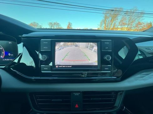 Used 2022 Toyota RAV4 XLE Premium image 17