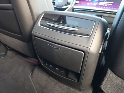 Used 2025 Cadillac Escalade Sport Platinum AWD/4WD image 23