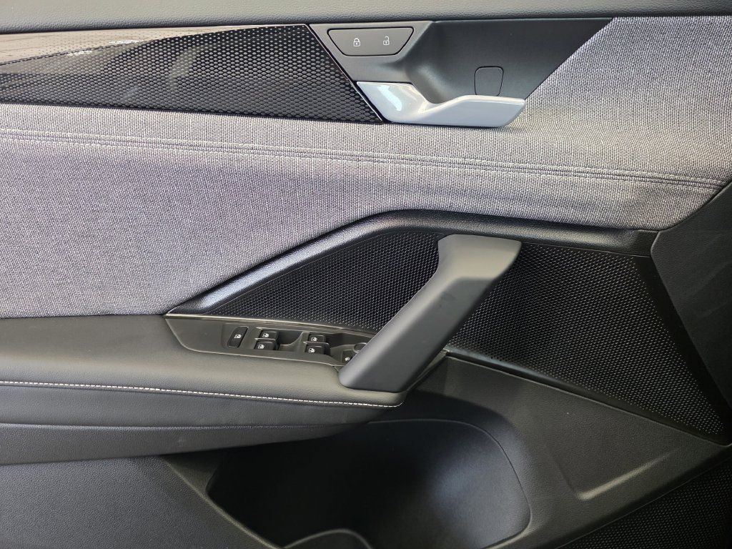 New 2026 Volkswagen Tiguan S FWD image 19