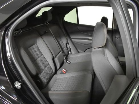 Used 2023 Chevrolet Equinox LT image 32