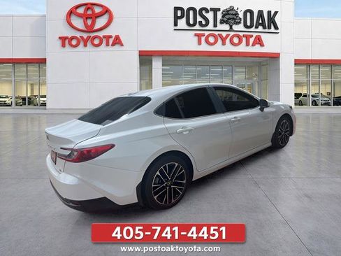 Used 2025 Toyota Camry XLE FWD image 6