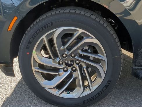 New 2026 Lincoln Navigator L Premier image 9