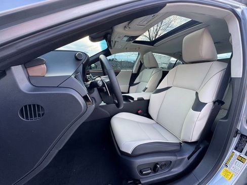 New 2025 Lexus ES 350 w/ Premium Package image 5
