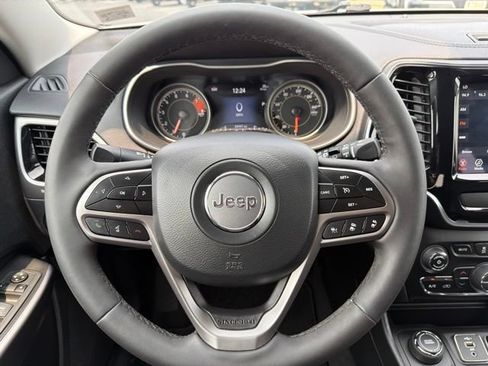 Used 2022 Jeep Cherokee Limited AWD/4WD image 16