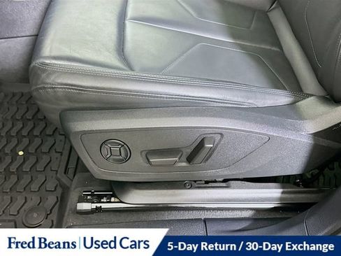 Used 2023 Audi Q3 2.0T Premium w/ Convenience Package AWD/4WD image 19