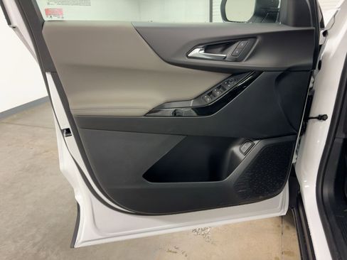 New 2026 Chevrolet Equinox LT w/ Convenience Package II image 20