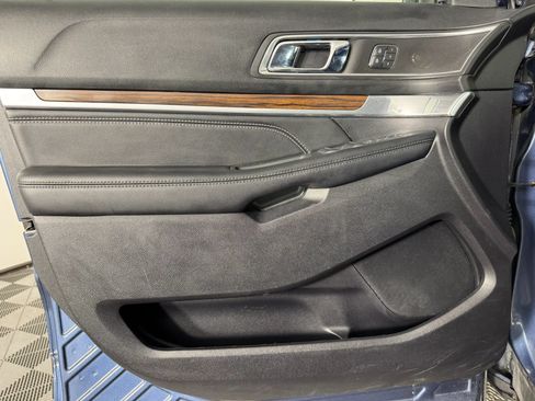 Used 2019 Ford Explorer Limited w/ Class III Trailer Tow Package AWD/4WD image 42
