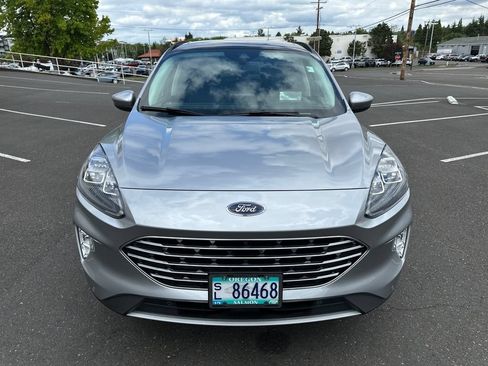 Used 2022 Ford Escape Titanium w/ Titanium Premium Package FWD image 9