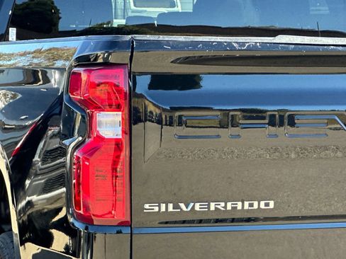 Used 2022 Chevrolet Silverado 1500 Custom Trail Boss image 33