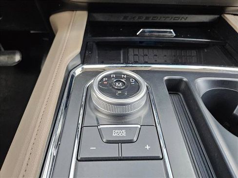 Used 2024 Ford Expedition Max XLT RWD image 11