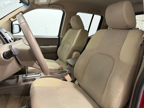 Used 2014 Nissan Frontier SV image 10