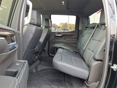 Used 2023 Chevrolet Silverado 1500 LT image 10