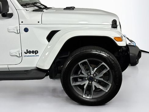 Used 2024 Jeep Wrangler Unlimited w/ Convenience Group AWD/4WD image 44
