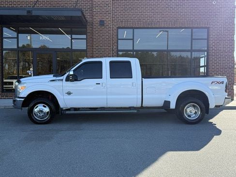 Used 2015 Ford F350 Lariat w/ Lariat Ultimate Package image 3