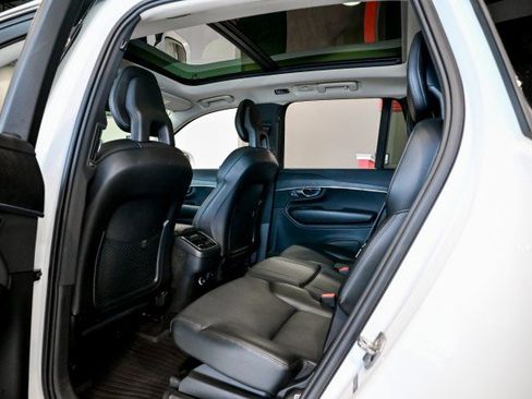 Used 2020 Volvo XC90 T5 Momentum w/ Protection Package Premier AWD/4WD image 17
