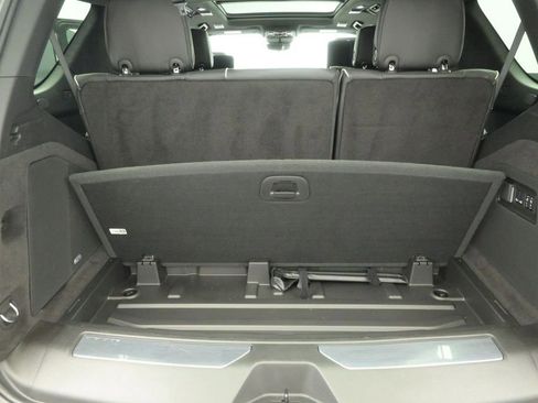 Used 2025 Cadillac Escalade Sport Platinum w/ LPO, ONYX Package AWD/4WD image 32