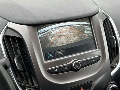 Used 2018 Chevrolet Cruze LT w/ Convenience Package image 23