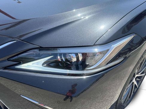 Used 2024 Lexus ES 350 w/ Premium Package FWD image 12