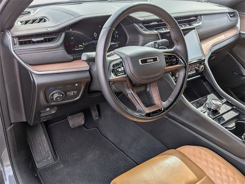 Used 2023 Jeep Grand Cherokee Summit w/ Advanced Protech Group IV image 10