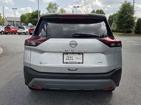 Used 2023 Nissan Rogue SV FWD image 5