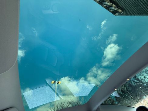 Used 2023 Tesla Model 3 Standard Range image 13