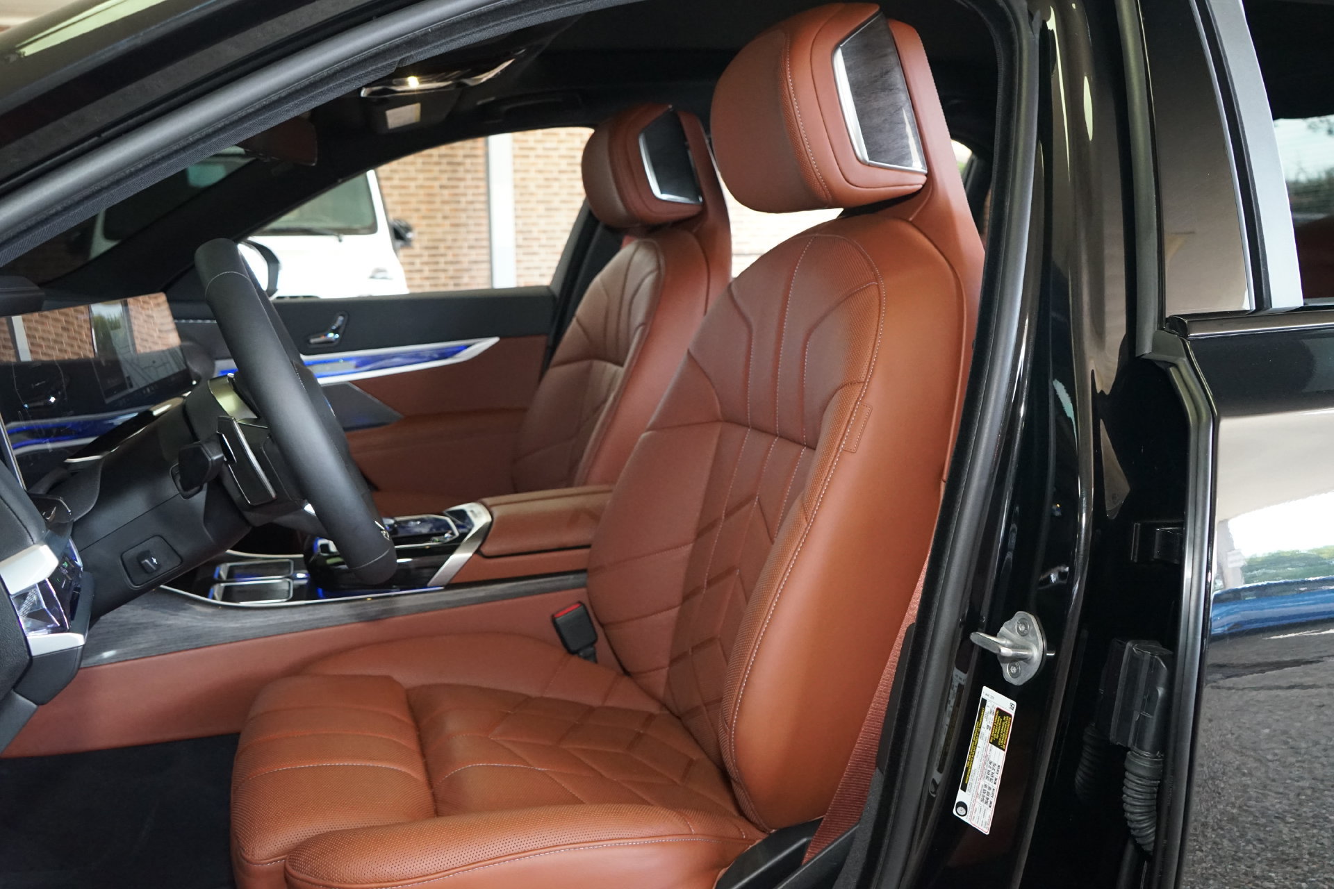 Used 2026 BMW 740i RWD image 3