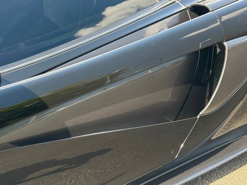 Used 2019 McLaren 570S Spider RWD image 20