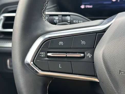 Certified 2024 Chevrolet Traverse LT FWD image 22