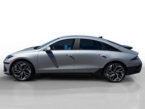 Used 2024 Hyundai Ioniq 6 SEL RWD image 2