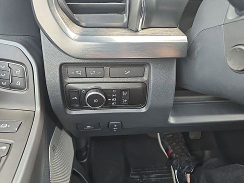 Used 2024 Ford F350 Lariat w/ FX4 Off-Road Package AWD/4WD image 18