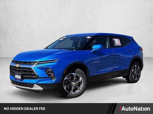 Used 2025 Chevrolet Blazer LT AWD/4WD image 1