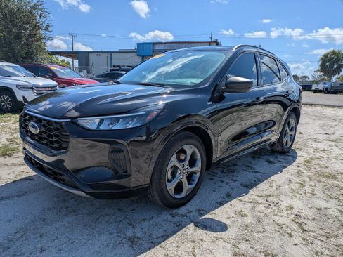 Used 2024 Ford Escape ST-Line w/ Tech Pack #1 FWD image 8
