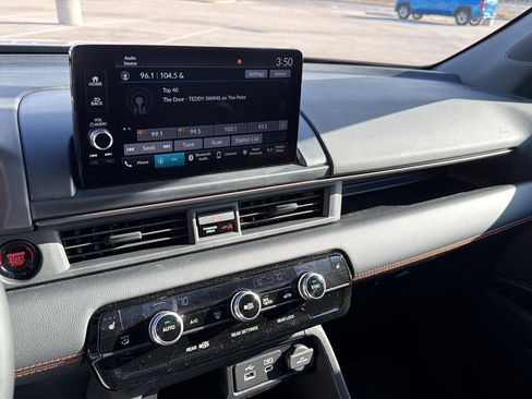 Used 2025 Honda Pilot TrailSport image 7