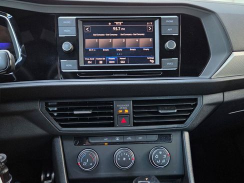 Used 2023 Volkswagen Jetta Sport FWD image 29