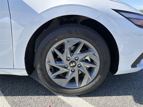New 2026 Hyundai Elantra Blue image 12