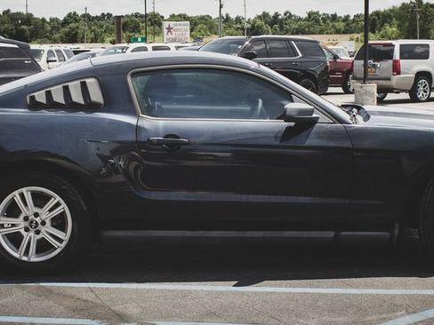 Used 2012 Ford Mustang Coupe RWD image 19