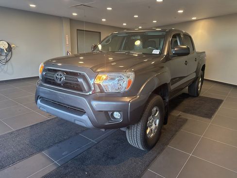 Used 2014 Toyota Tacoma PreRunner image 1