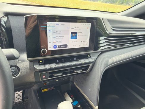 Used 2026 Toyota Camry SE FWD image 28