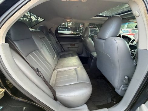 Used 2005 Chrysler 300 C w/ Sound Group II RWD image 13