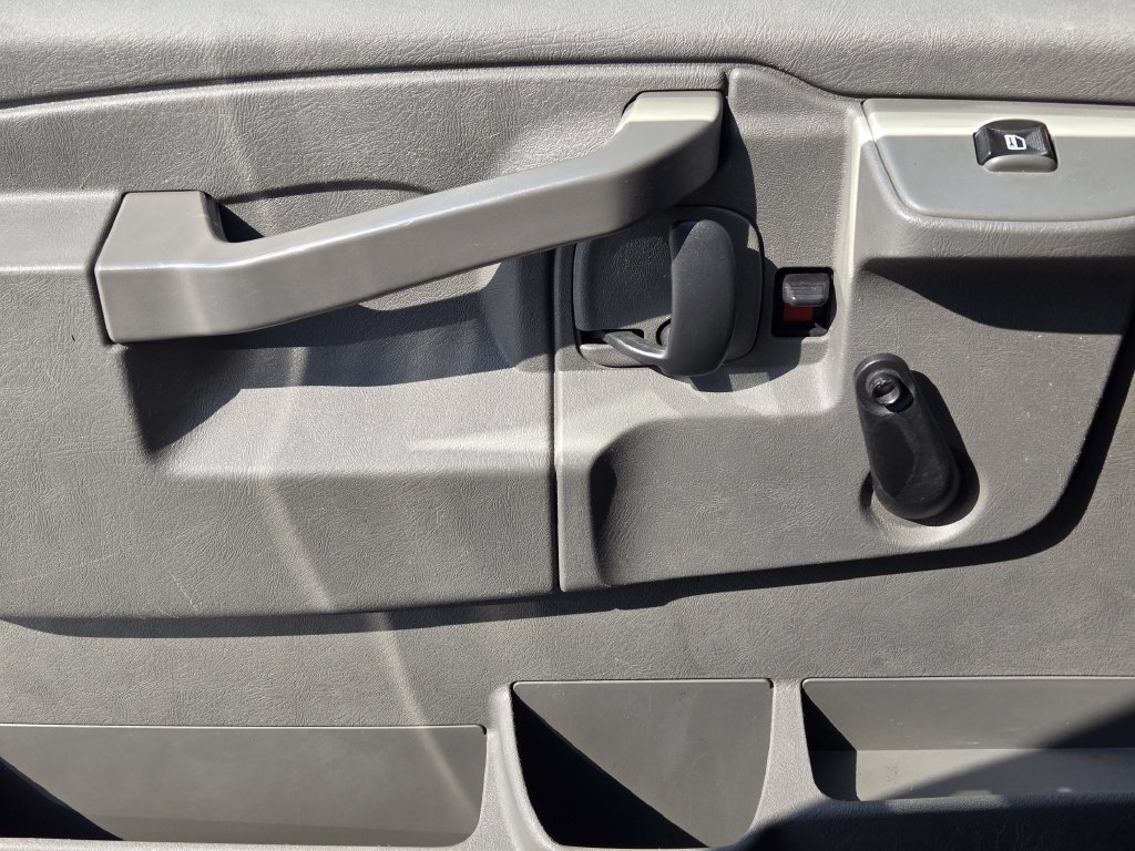 Used 2019 Chevrolet Express 2500 RWD image 26