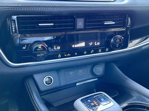 Used 2023 Nissan Rogue SL image 34