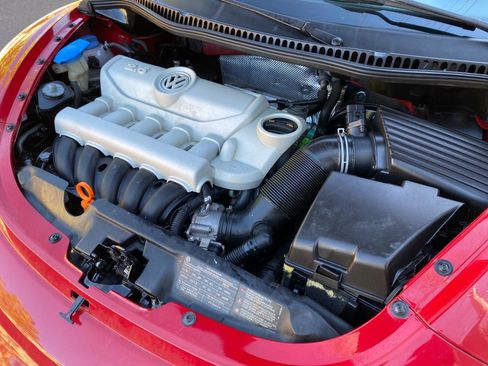 Used 2009 Volkswagen Beetle Coupe image 12