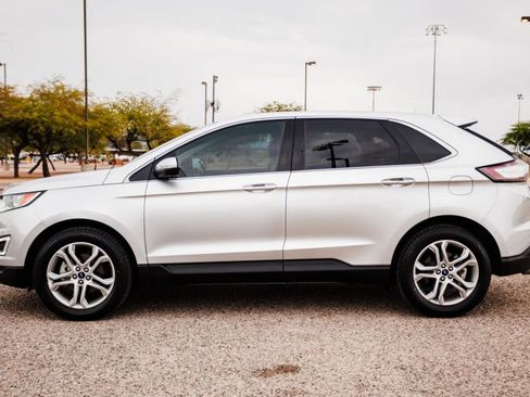 Used 2018 Ford Edge Titanium image 9
