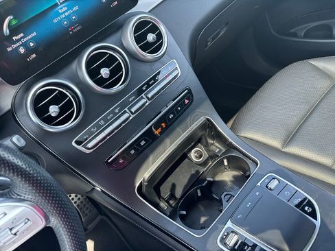 Used 2020 Mercedes-Benz GLC 300 image 29