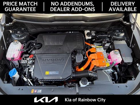 Used 2025 Kia Niro LX image 12