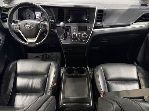 Used 2019 Toyota Sienna SE AWD/4WD image 36