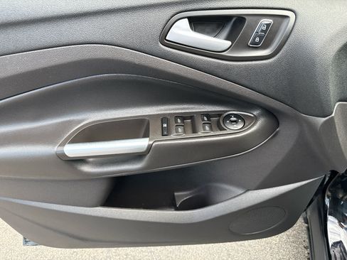 Used 2016 Ford Escape SE w/ SE Cold Weather Package AWD/4WD image 10