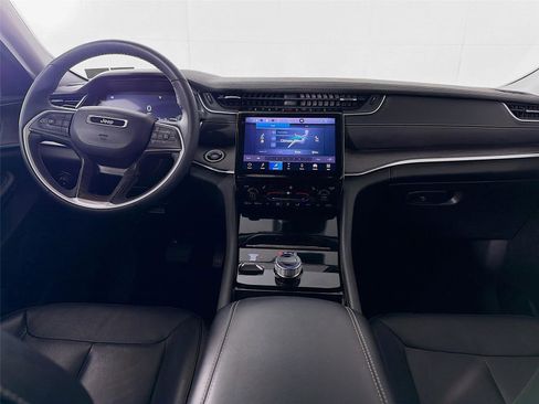 Used 2023 Jeep Grand Cherokee L Limited image 23