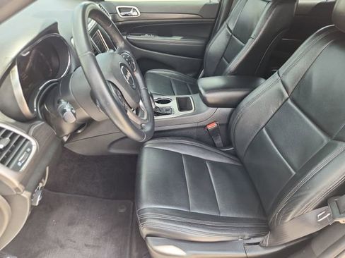 Used 2018 Jeep Grand Cherokee Laredo RWD image 18