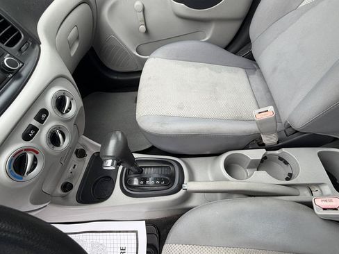 Used 2011 Hyundai Accent GLS FWD image 13